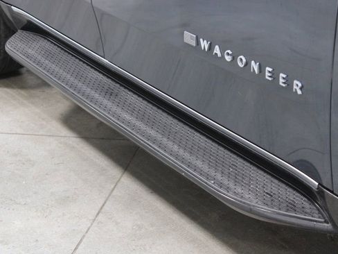 Used 2024 Jeep Wagoneer Series II image 12