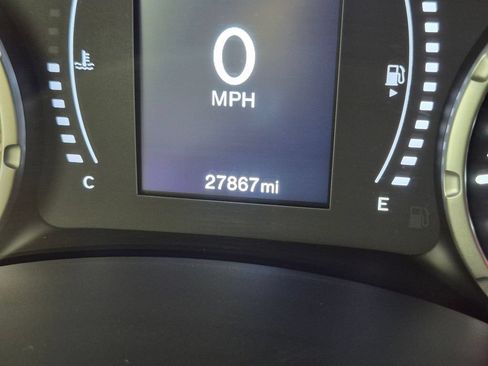 Used 2023 Jeep Renegade Latitude w/ Premium Group AWD/4WD image 20