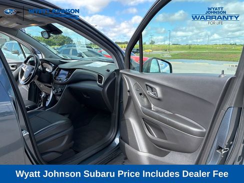 Used 2022 Chevrolet Trax LT w/ Driver Confidence Package AWD/4WD image 27