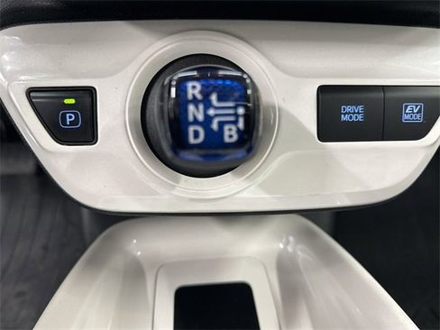 Used 2018 Toyota Prius Four image 20