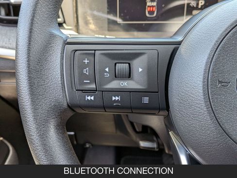 Used 2025 Nissan Kicks SV w/ Illumination Package FWD image 17