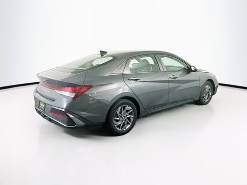 Used 2024 Hyundai Elantra SEL image 9