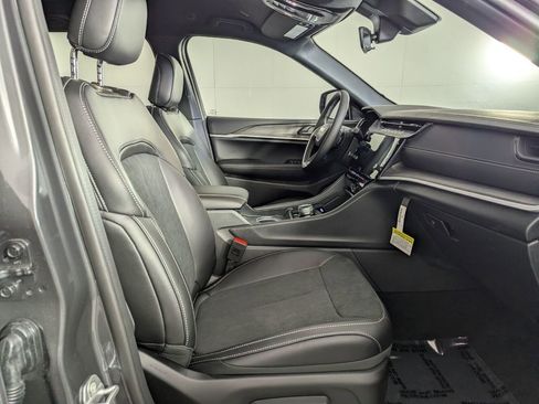 New 2026 Jeep Grand Cherokee Altitude RWD image 26