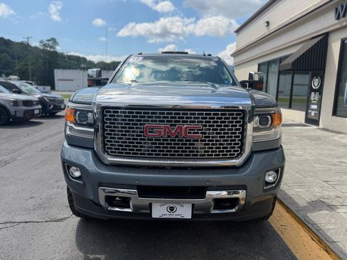 Used 2016 GMC Sierra 2500 Denali w/ Duramax Plus Package AWD/4WD image 7