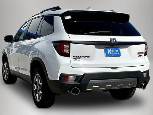 Used 2023 Honda Passport TrailSport image 4