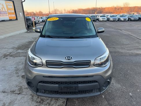 Used 2017 Kia Soul image 2