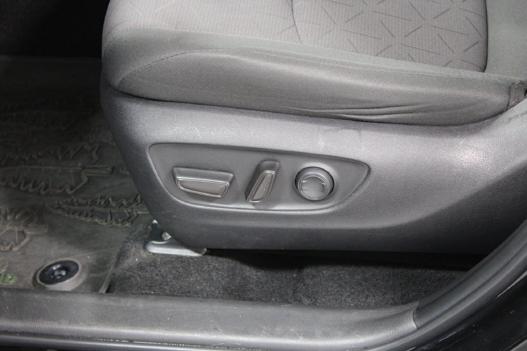Used 2024 Toyota RAV4 AWD Hybrid image 19