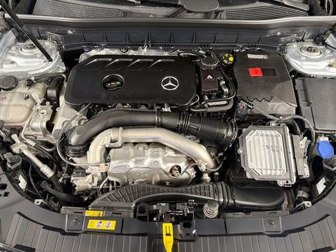 Used 2026 Mercedes-Benz GLB 250 image 11