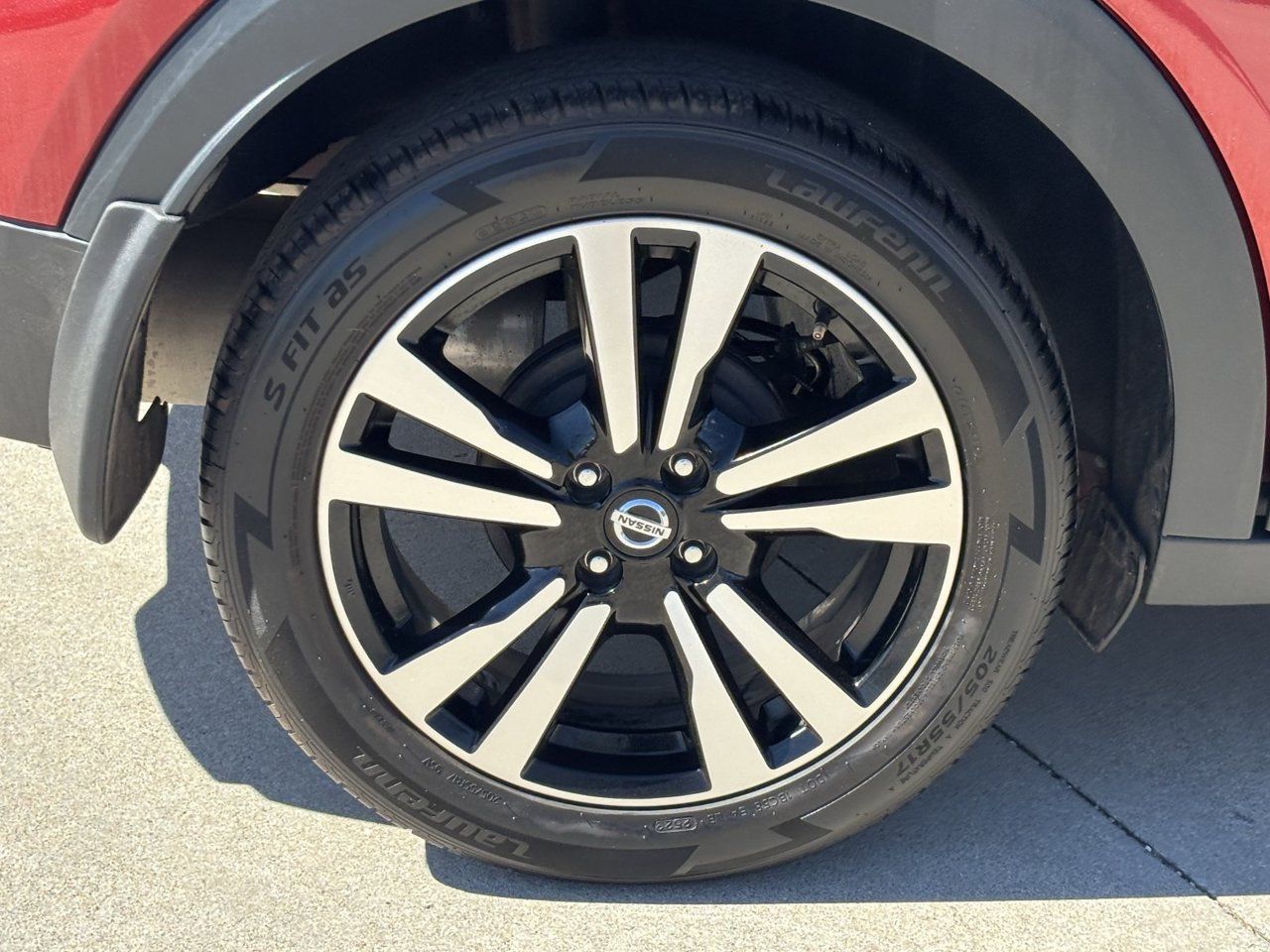 Used 2020 Nissan Kicks SR FWD image 7
