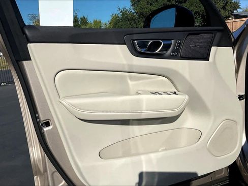 New 2026 Volvo XC60 T8 Ultra w/ Protection Package Premier image 24