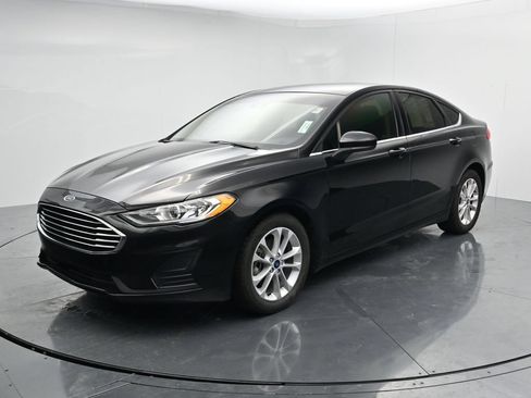 Used 2020 Ford Fusion SE FWD image 4