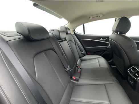 Used 2025 Genesis G70 2.5T RWD image 26
