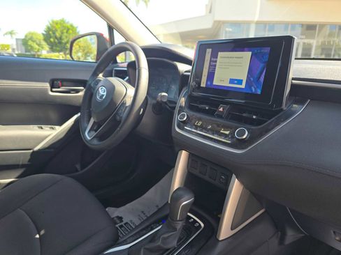Used 2023 Toyota Corolla Cross LE image 10
