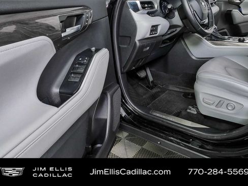 Used 2021 Toyota Highlander Platinum AWD/4WD image 7