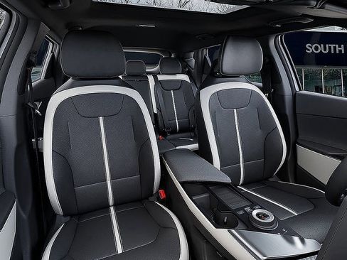 Certified 2025 Kia EV6 GT-Line image 24