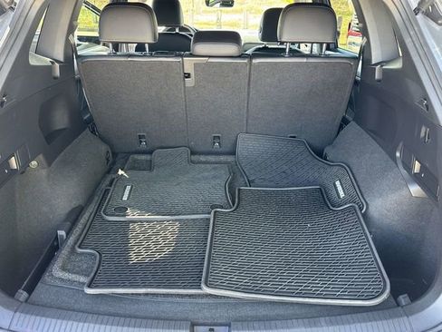 Used 2022 Volkswagen Tiguan SE R-Line image 25