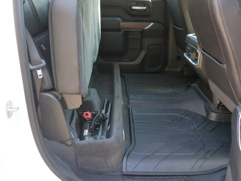 Used 2021 Chevrolet Silverado 1500 High Country w/ Technology Package image 32