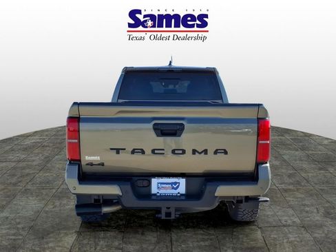 Used 2024 Toyota Tacoma TRD Sport w/ TRD Sport Upgrade Package image 8