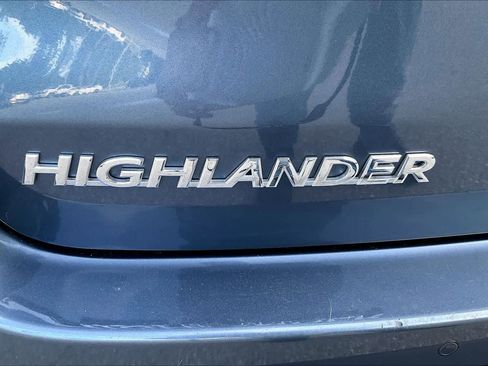 Used 2019 Toyota Highlander Limited Platinum AWD/4WD image 9
