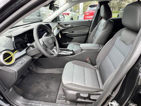 New 2026 Chevrolet Trax LT w/ Driver Confidence Package image 11