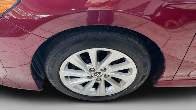 Used 2021 Toyota Camry LE FWD image 5