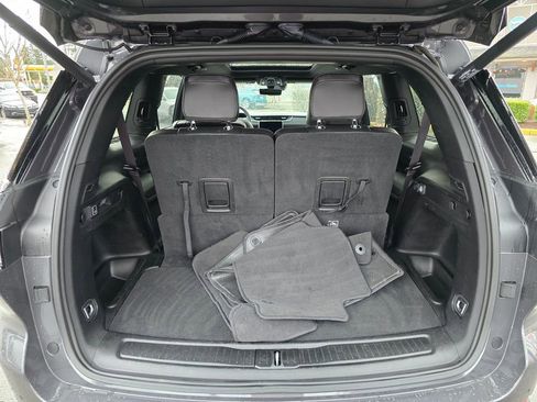 Used 2024 Jeep Grand Cherokee L Limited w/ Luxury Tech Group II image 18