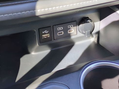 Certified 2024 Toyota Highlander XLE AWD/4WD image 23