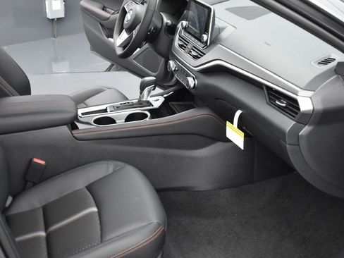 New 2025 Nissan Altima 2.5 SR image 7