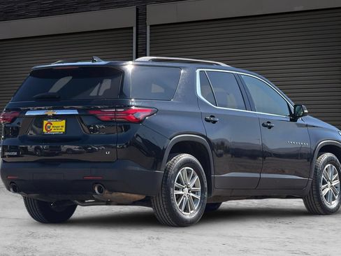 Used 2023 Chevrolet Traverse LT FWD image 4