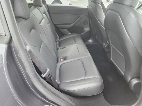 Used 2024 Tesla Model Y Long Range image 19