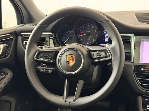 Used 2026 Porsche Macan AWD/4WD image 21