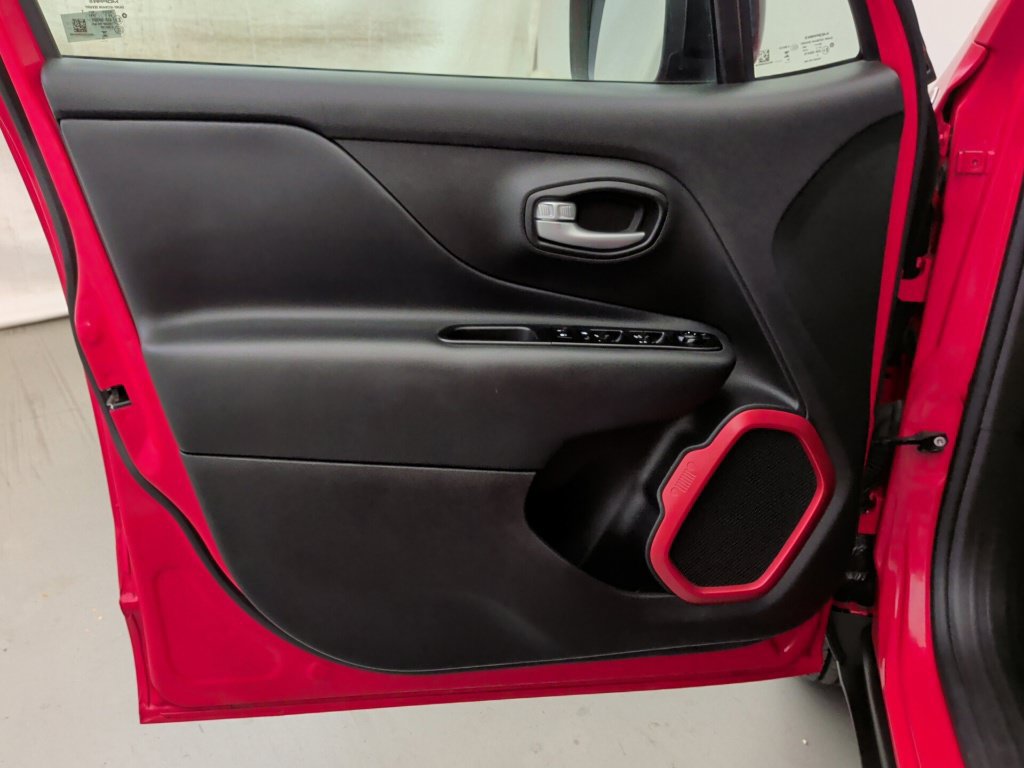 Used 2023 Jeep Renegade Trailhawk AWD/4WD image 23
