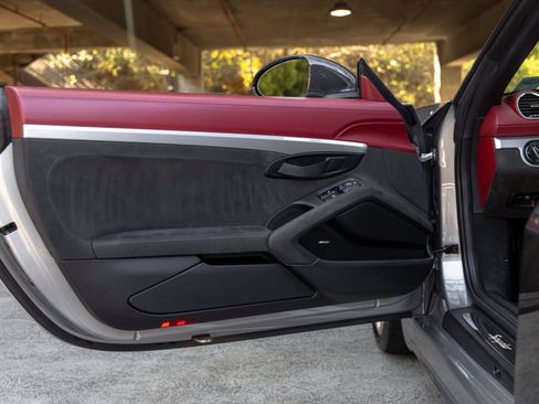 Certified 2022 Porsche 718 Boxster Spyder RWD image 24