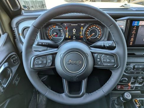 New 2026 Jeep Gladiator Willys AWD/4WD image 18