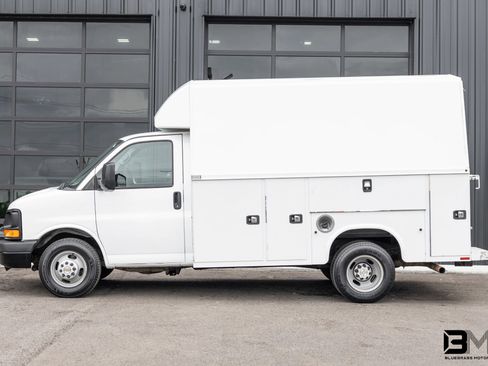 Used 2015 Chevrolet Express 3500 RWD image 4