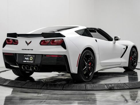 Used 2016 Chevrolet Corvette Stingray Coupe w/ Carbon Flash Badge Package RWD image 19