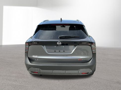 Used 2025 Nissan Kicks SR AWD/4WD image 4