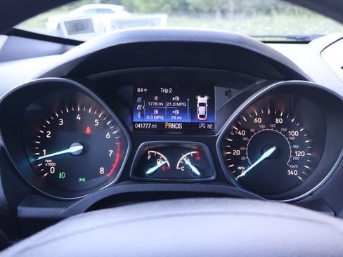 Used 2019 Ford Escape SE AWD/4WD image 14