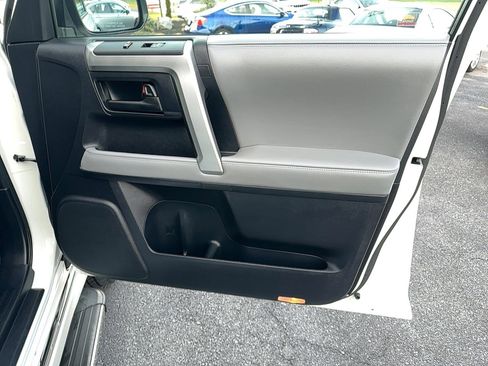 Used 2011 Toyota 4Runner SR5 image 20