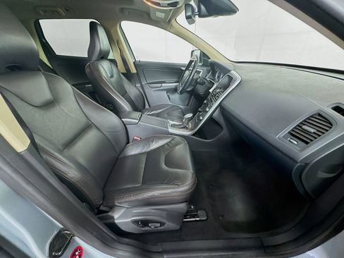 Used 2013 Volvo XC60 3.2 FWD image 32