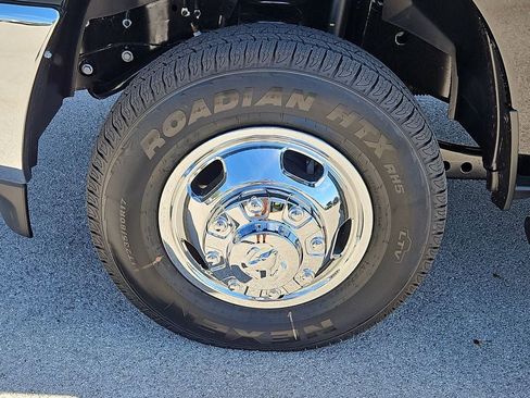New 2026 RAM 3500 Tradesman AWD/4WD image 13