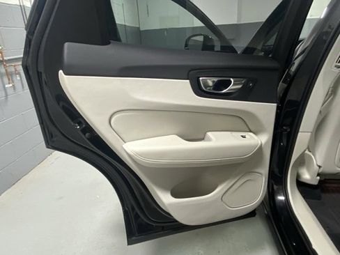 Certified 2025 Volvo XC60 T8 Ultra w/ Protection Package Premier image 8