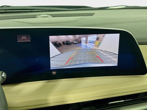 Used 2024 Cadillac XT4 Luxury w/ Cold Weather Package image 17