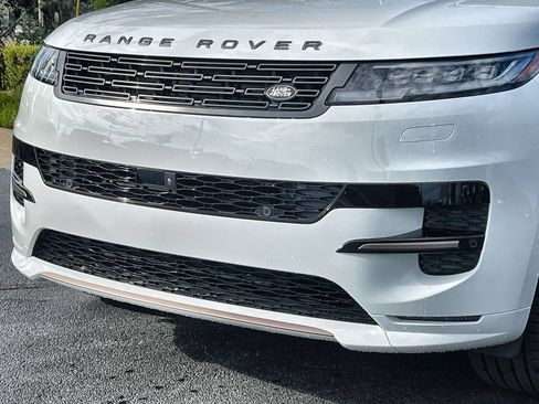 New 2026 Land Rover Range Rover Sport Dynamic SE AWD/4WD image 9