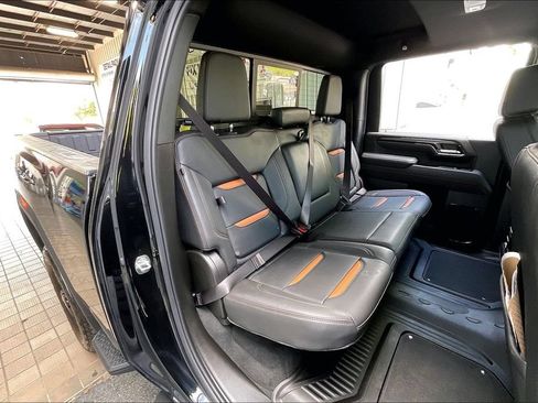 Used 2025 GMC Sierra 2500 AT4 w/ AT4 Premium Plus Package AWD/4WD image 15