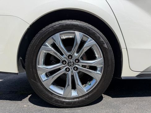 Used 2021 Toyota Sienna Platinum FWD image 29