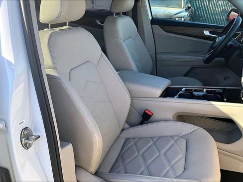 Certified 2026 Volkswagen Atlas SE w/ Black Wheel Package image 6