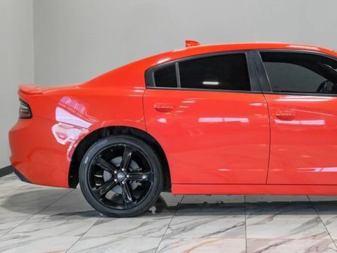 Used 2017 Dodge Charger R/T RWD image 18