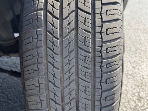 Used 2012 Hyundai Santa Fe GLS image 11