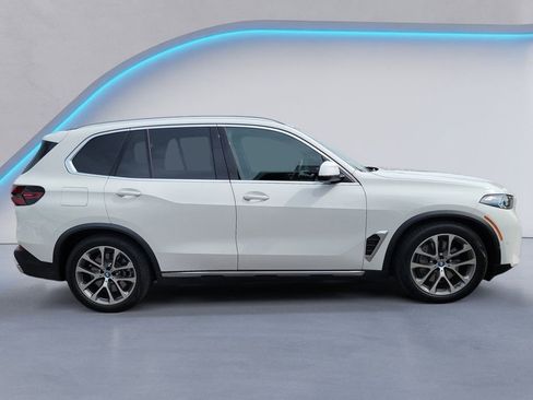 Certified 2025 BMW X5 xDrive50e w/ Premium Package image 3